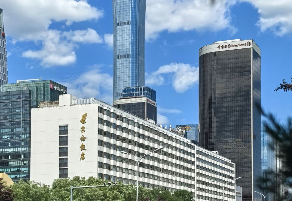 Jinglun Hotel